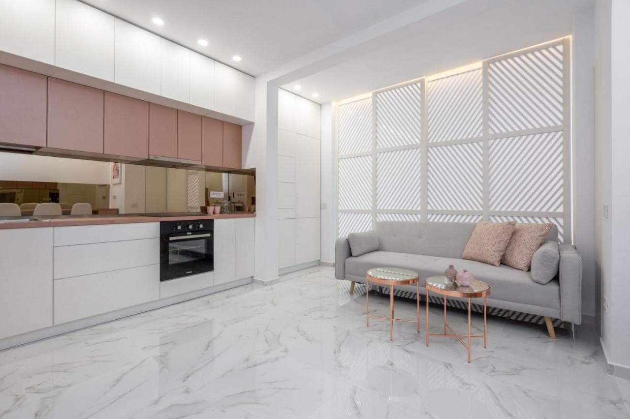 Fantastic City Center Apartment Boekarest Buitenkant foto